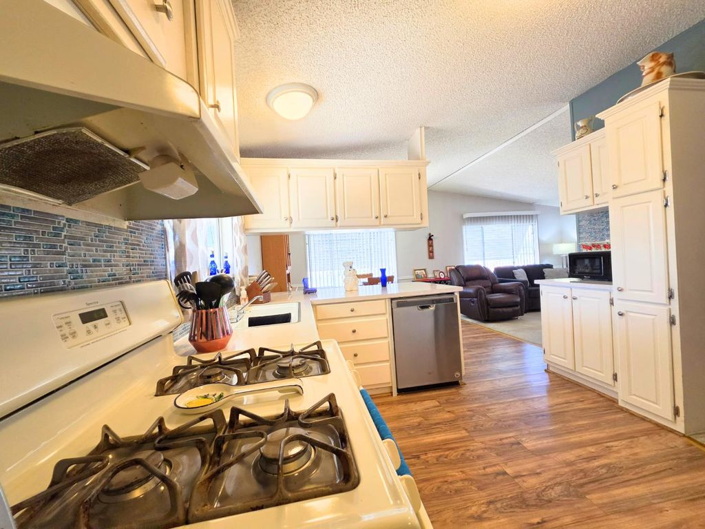 Image 8 of property listing at 30501 Auberry Road # 32, Auberry, CA 93602