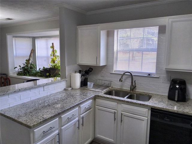 5980 Sherwood Trace, Lithonia, GA 30038