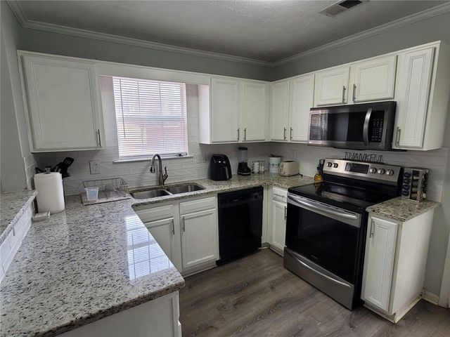 5980 Sherwood Trace, Lithonia, GA 30038