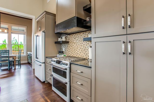 2110 Molino Bridge Rd, Pace, FL 32571