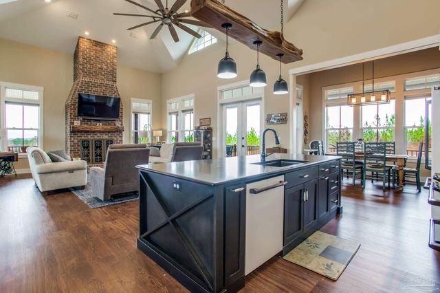 2110 Molino Bridge Rd, Pace, FL 32571