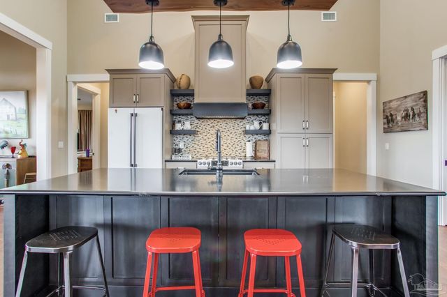 2110 Molino Bridge Rd, Pace, FL 32571