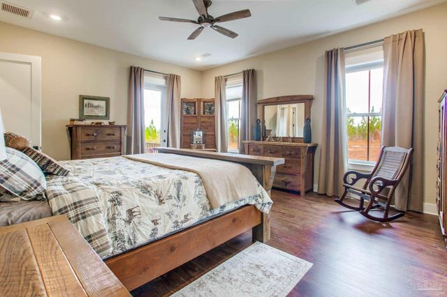 2110 Molino Bridge Rd, Pace, FL 32571