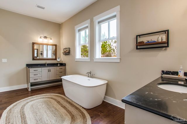 2110 Molino Bridge Rd, Pace, FL 32571