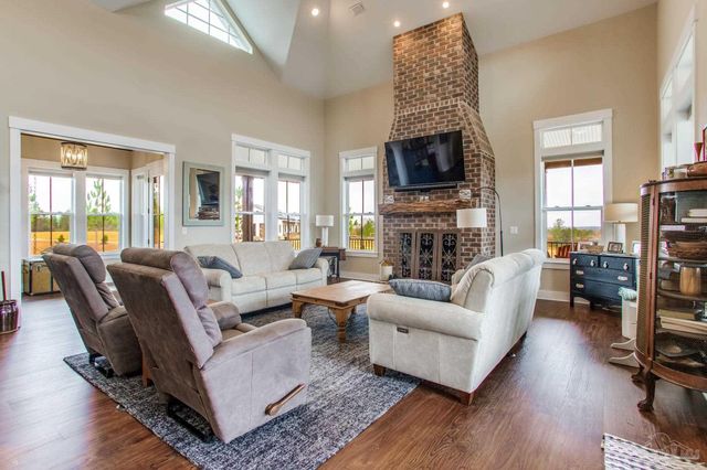 2110 Molino Bridge Rd, Pace, FL 32571