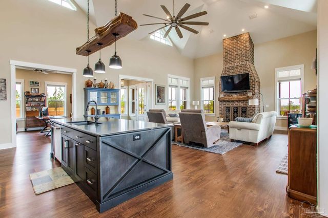 2110 Molino Bridge Rd, Pace, FL 32571