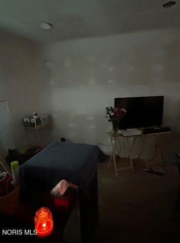 242 Sycamore Street, Fostoria, OH 44830