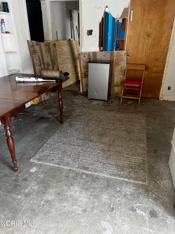 242 Sycamore Street, Fostoria, OH 44830