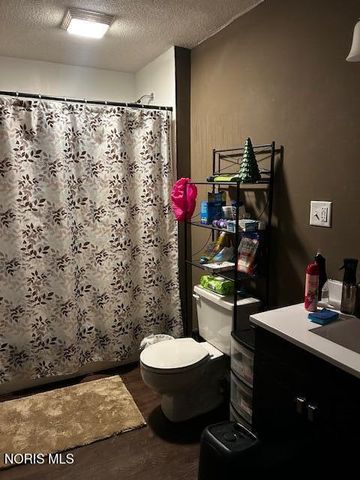 242 Sycamore Street, Fostoria, OH 44830