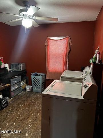 242 Sycamore Street, Fostoria, OH 44830