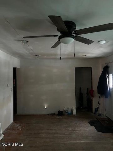 242 Sycamore Street, Fostoria, OH 44830