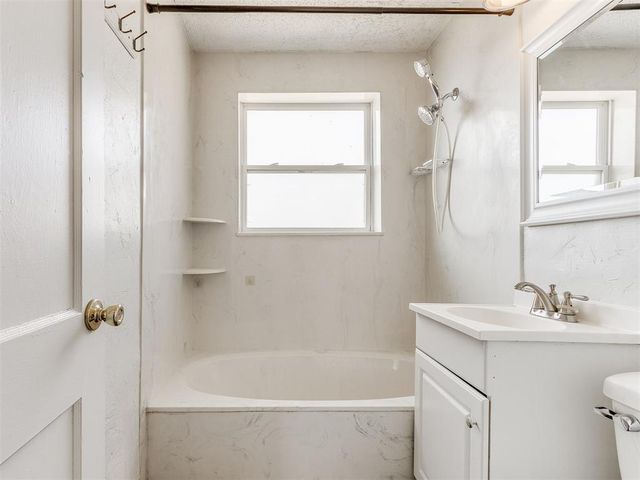 1104 Stansell Drive, Midwest City, OK 73110