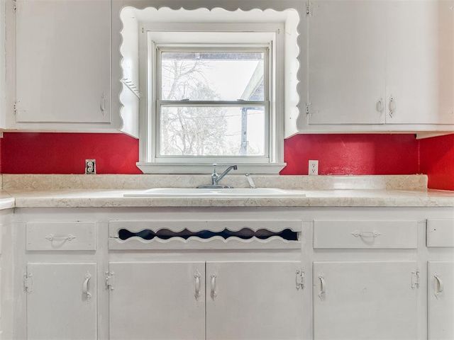 1104 Stansell Drive, Midwest City, OK 73110