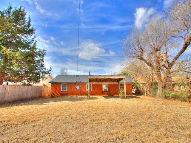 1104 Stansell Drive, Midwest City, OK 73110