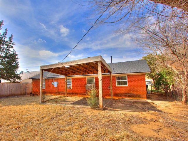 1104 Stansell Drive, Midwest City, OK 73110