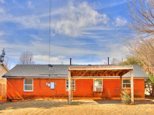 1104 Stansell Drive, Midwest City, OK 73110