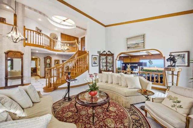 2 Avenida De Olma, Rancho Palos Verdes, CA 90275