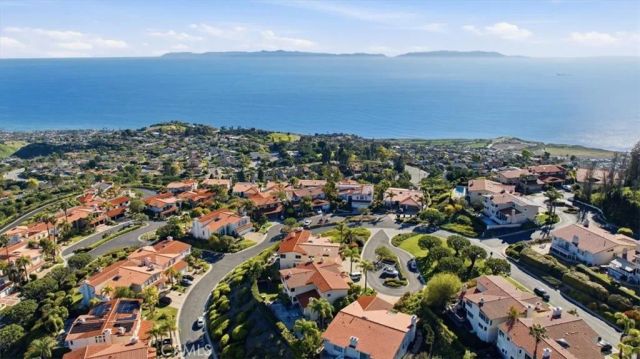 2 Avenida De Olma, Rancho Palos Verdes, CA 90275