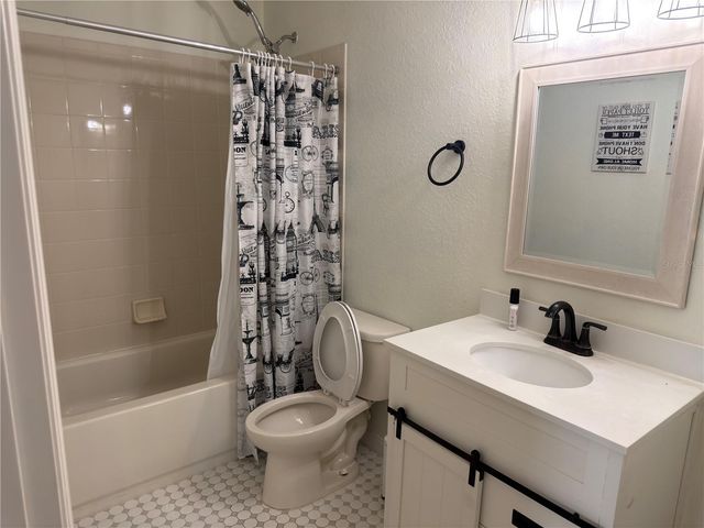 11340 SOUTHWIND LAKE DRIVE, Gibsonton, FL 33534
