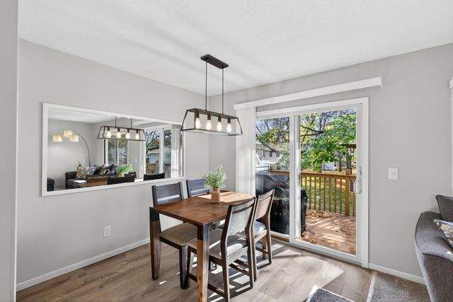 1302 Crestridge Lane N, Eagan, MN 55123