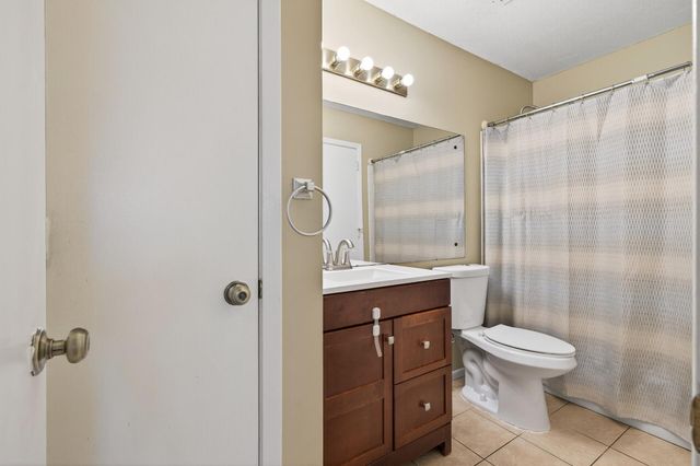 1302 Crestridge Lane N, Eagan, MN 55123