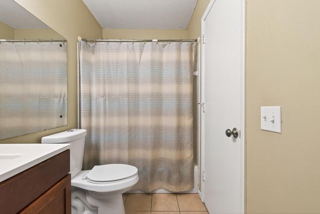 1302 Crestridge Lane N, Eagan, MN 55123