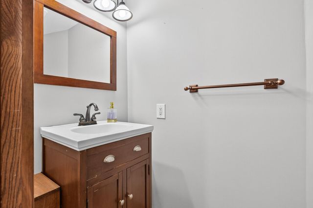 1302 Crestridge Lane N, Eagan, MN 55123