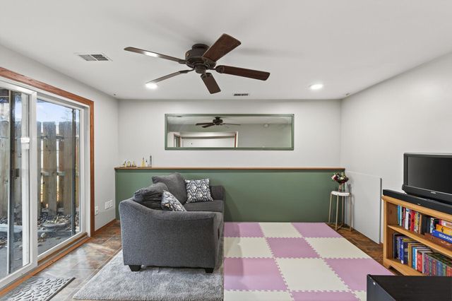 1302 Crestridge Lane N, Eagan, MN 55123