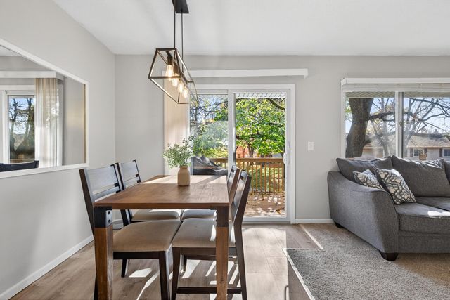 1302 Crestridge Lane N, Eagan, MN 55123