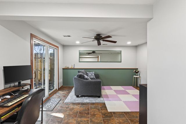 1302 Crestridge Lane N, Eagan, MN 55123