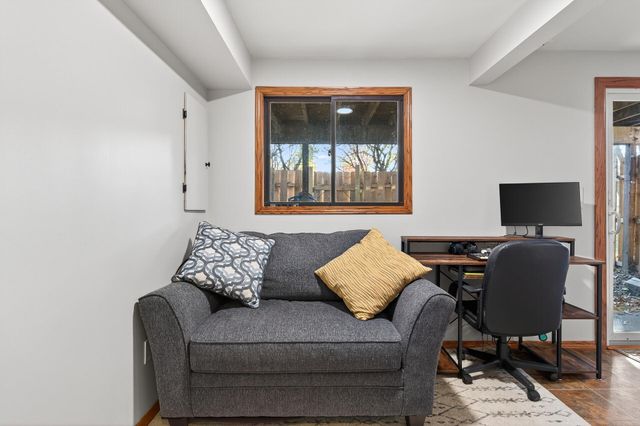 1302 Crestridge Lane N, Eagan, MN 55123