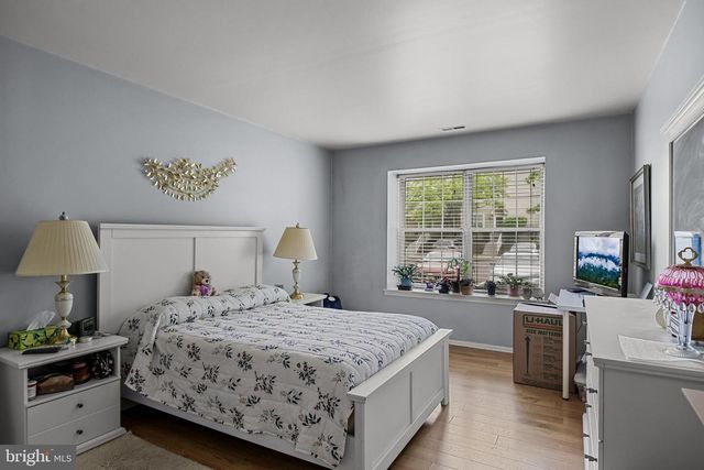 1563-A THORNWOOD DR, Mount Laurel, NJ 08054