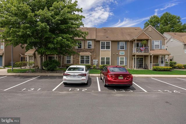 1563-A THORNWOOD DR, Mount Laurel, NJ 08054