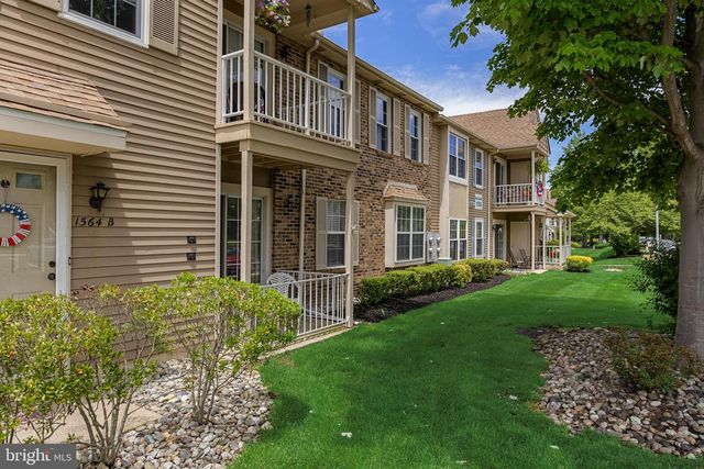 1563-A THORNWOOD DR, Mount Laurel, NJ 08054