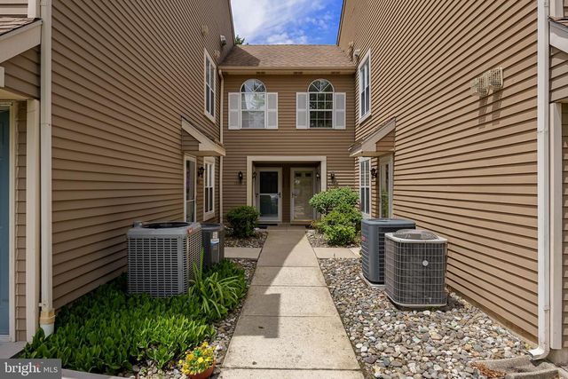 1563-A THORNWOOD DR, Mount Laurel, NJ 08054