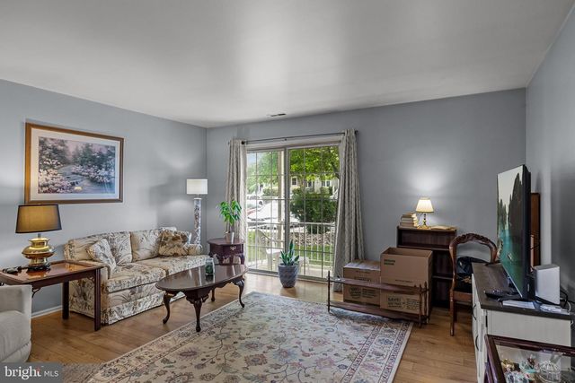 1563-A THORNWOOD DR, Mount Laurel, NJ 08054