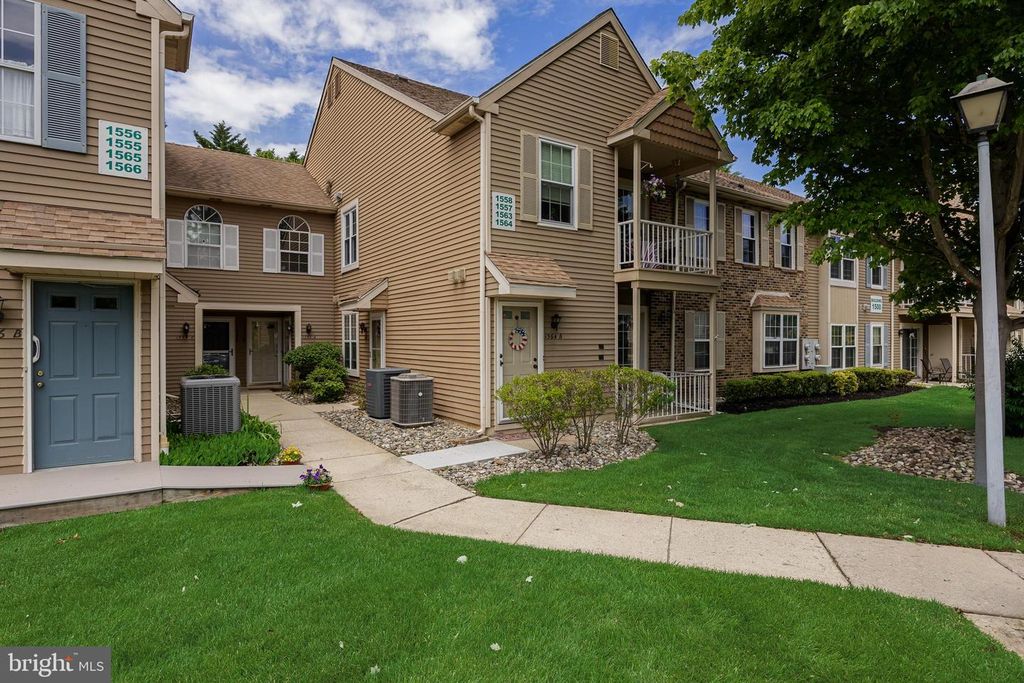 1563-A THORNWOOD DR, Mount Laurel, NJ 08054
