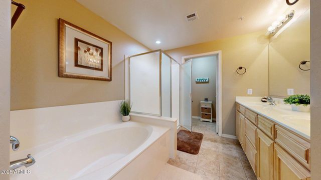 20121 N 76TH Street 1047, Scottsdale, AZ 85255