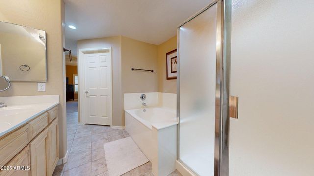 20121 N 76TH Street 1047, Scottsdale, AZ 85255