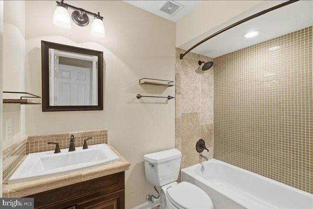 1433 MCLEAN MEWS CT, Mclean, VA 22101