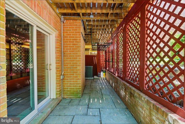 1433 MCLEAN MEWS CT, Mclean, VA 22101
