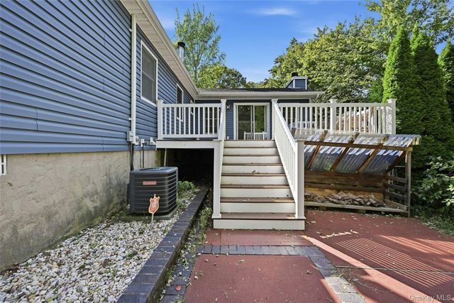82 Oakwood Drive, Wading River, NY 11792