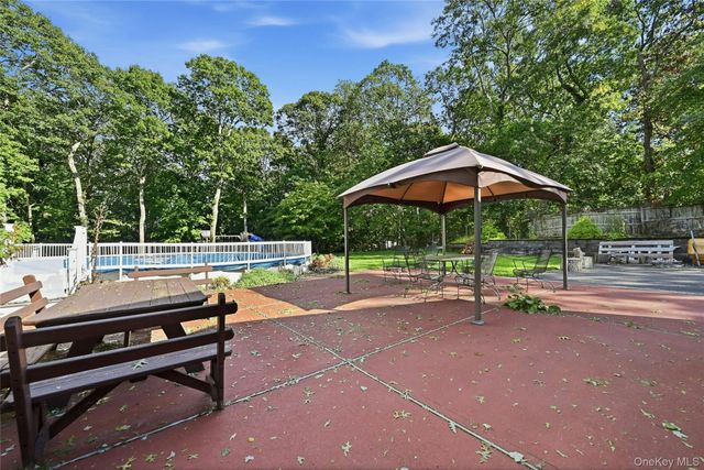 82 Oakwood Drive, Wading River, NY 11792