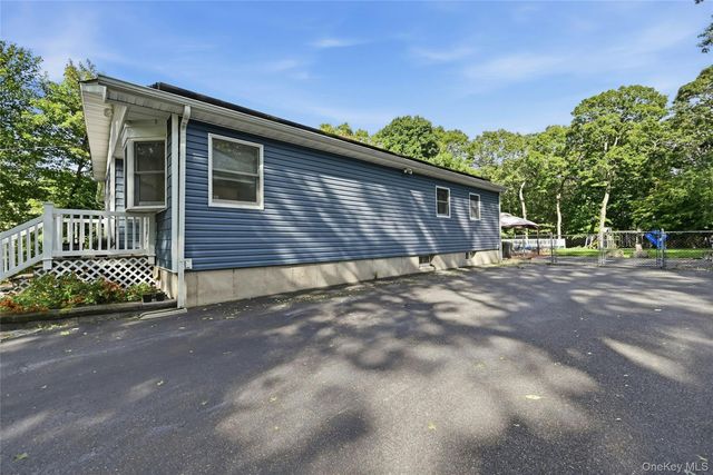82 Oakwood Drive, Wading River, NY 11792