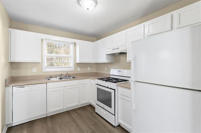 405 Ivy Crest Drive, Dallas, GA 30157