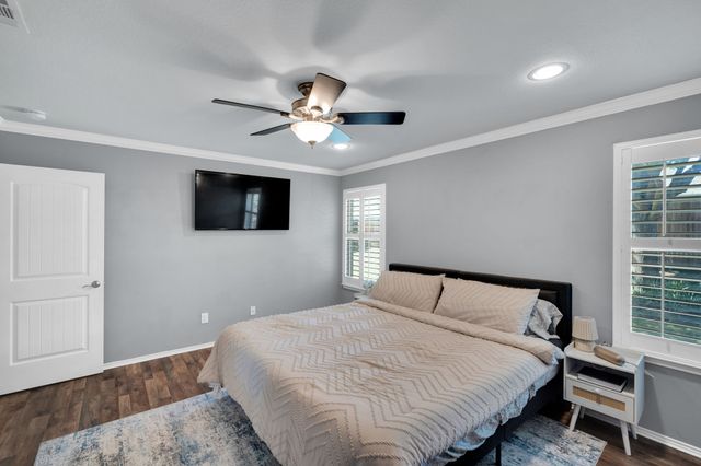 215 Stable Drive, Waxahachie, TX 75165