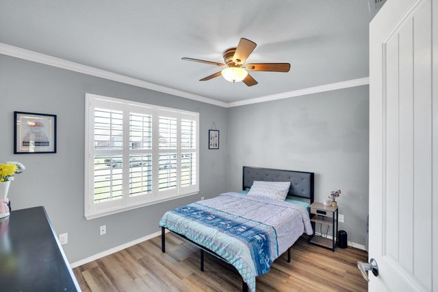 215 Stable Drive, Waxahachie, TX 75165