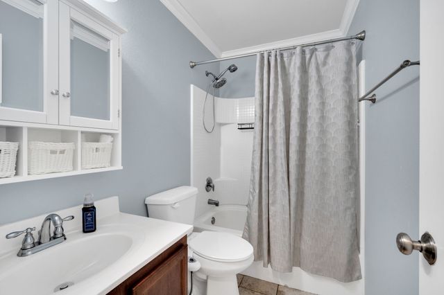 215 Stable Drive, Waxahachie, TX 75165