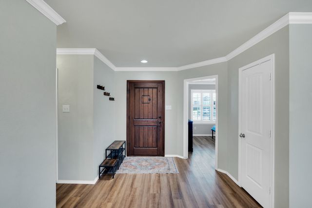 215 Stable Drive, Waxahachie, TX 75165