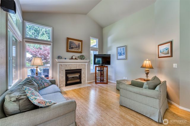 6870 Starboard Lane, Gig Harbor, WA 98335